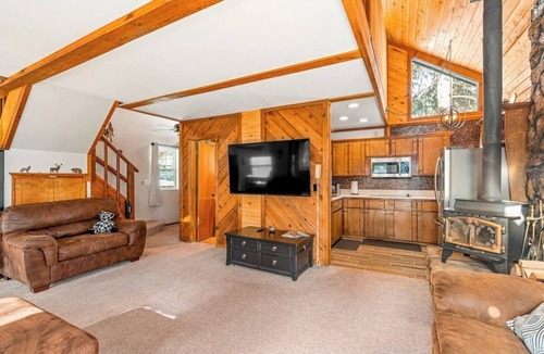 Bayfield Cabin | Comfortable Dog-Friendly Home within Walking Distance of Lake - Wooded Setting