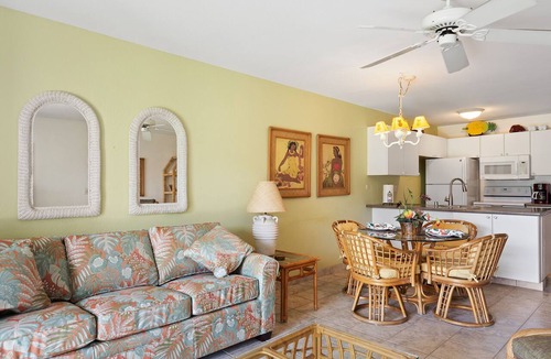 Kihei Condo | Comfortable Ground Floor Condo - Steps to Pool & BBQ area - Sleeps 4!