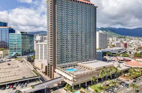 Ala Moana Apartment | Cozy 1-bedroom apartment in peaceful Honolulu with AC and gym