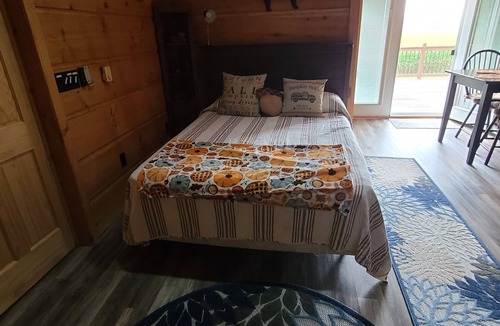 Selinsgrove Apartment | Cozy 1-bedroom studio in adorable Selinsgrove with AC and amenities