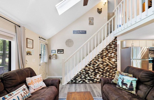 Thornhurst House | Cozy Bear Lair - Arrowhead Lake