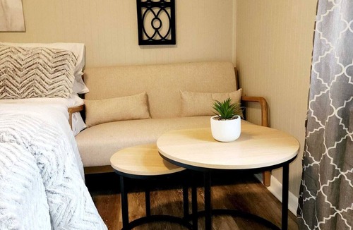 Ashland Apartment | Cozy compact Studio in Ashland, PA, High-speed Wi-Fi , AC & Complimentary coffee