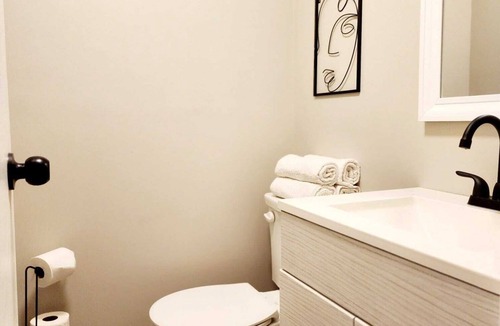 Ashland Apartment | Cozy compact Studio in Ashland, PA, High-speed Wi-Fi , AC & Complimentary coffee