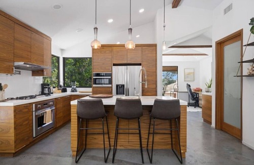Los Angeles House | Cozy Oasis in Oakley with Basketball court,pool