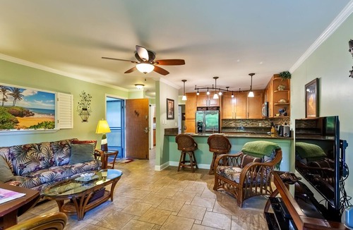 Kihei Condo | Cozy stylish condo in sunny South Maui