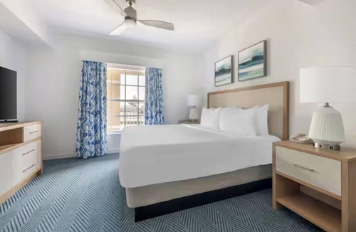 West Kissimmee Hotel | Create Lasting Memories From Day One! 3 Units with Kitchen, Outdoor Pool!