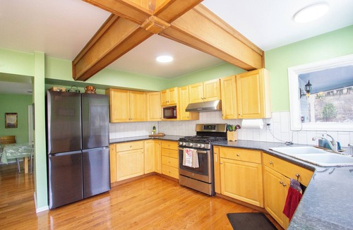 Cascade House | Creekside Colorado Retreat - Family Friendly