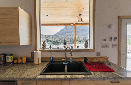 Alpine House | Crystal Mountain Cabin PLUS Bunkhouse. TWO Houses