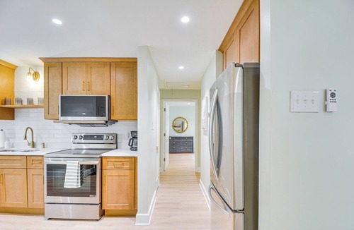 Cary House | Cute and Cozy cottage with modern upgrades in Cary Downtown