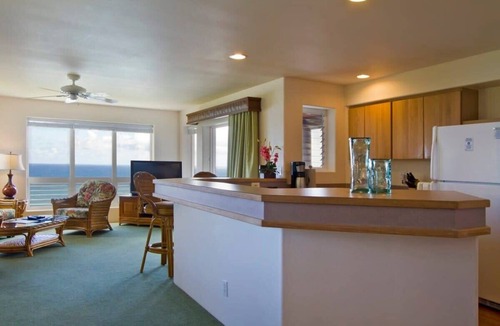 Princeville Condo | CW Shearwater Resort 3BR/3BA King Balcony Studio