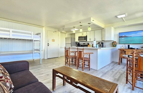 Diamond Head - Kapahulu - St. Louis Apartment | Diamond Head 1 Bedroom Condo Queen Bed & Bunkbed