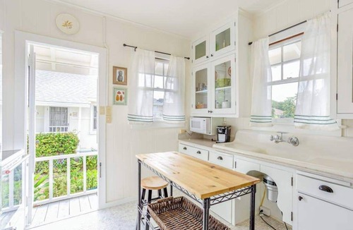 Diamond Head - Kapahulu - St. Louis House | Diamond Head Views, Steps to Waikiki Beach