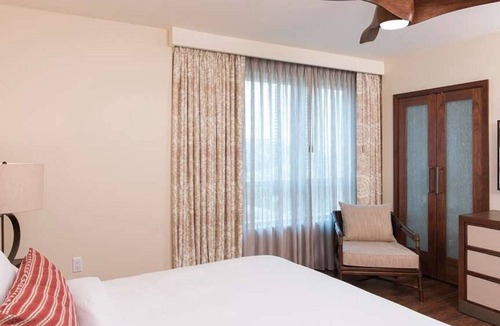 Waikiki Resort | Discover Tropical Luxury at The Grand Islander by Hilton Grand Vacations