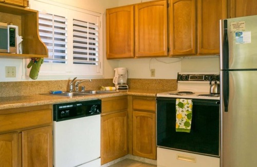 Princeville House | E2: 1 bedroom, 1st floor, oceanfront