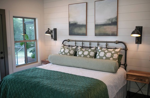 Cottondale Hotel | Eagle Ridge Farm's - Pappy's Place