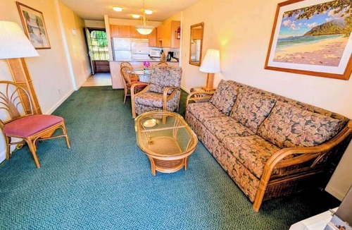 Nawiliwili Condo | Easy Beach-Close Living in Breezy Lihue