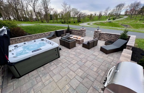 Ronks House | Elegance on The Farm Limitless Amenities ♦Pool ♦Hot Tub ♦Fish Pond +more!