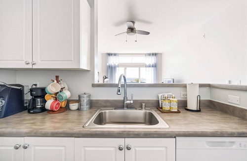 Belltown Condo | Elliott Bay View Condo Near Everything and Seattle Center with AC and More!