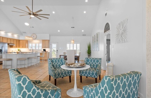 Dauphin Island House | Enjoy a personal beach experience! Expansive gulf side deck! - Dauphin Charm