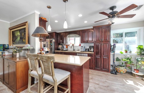 Harbor House | Entire Spacious Furnished Home - Sauna, Hot Tub, AC, WIFI, Garden & Full Kitchen