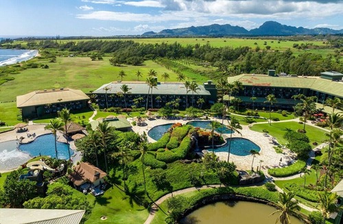 Hanamaulu Hotel | Epic Oceanview Room at Beachfront Resort