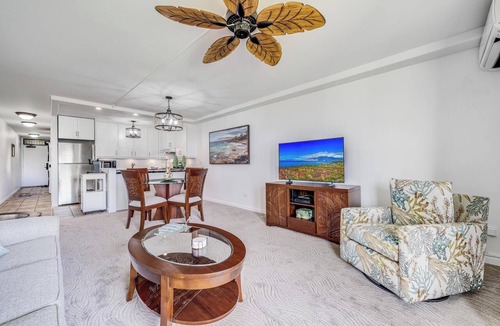 Kihei Condo | Epic West Maui View! Laundry, WiFi, TVs, Kitchen, AC, Ceiling Fans–Kamaole Sands 10202