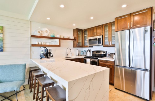 Kihei Condo | Exceptionally Remodeled Oceanfront, Sunsets, A/C, King bed Hale Kai O Kihei