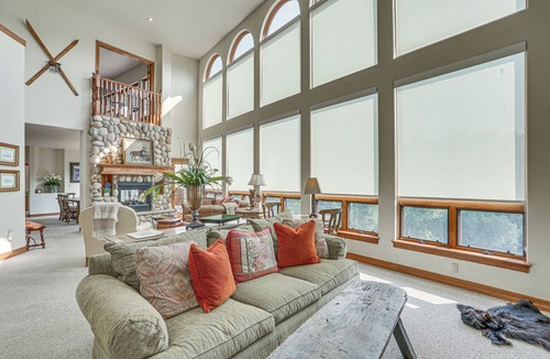 Edwards Apartment | Expansive Edwards Condo on Main Street w/Views!