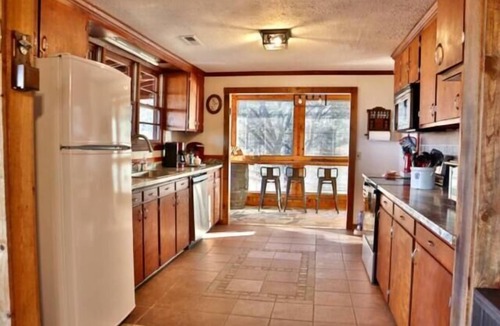 Almond Cabin | Experience breathtaking mountain views at Tsali Sunrise, sleeps up to 8