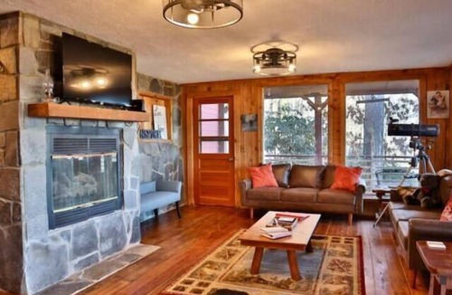 Almond Cabin | Experience breathtaking mountain views at Tsali Sunrise, sleeps up to 8