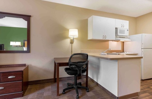 Springdale Hotel | Extended Stay America Select Suites Fayetteville Springdale