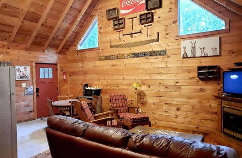 Copperhill Cabin | Family or Couples Cabin | Private Hot Tub