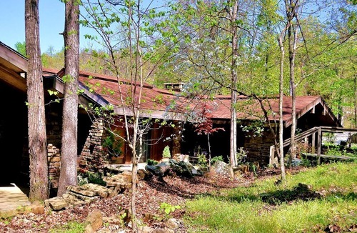 Compton Cabin | Fantastic Cabin Rental Perfect for a Family Vacation to Northwest Arkansas