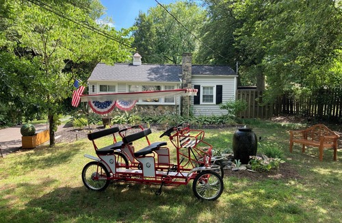 Cape Saint Claire Cottage | Firefly Cottage at the Cape, Hot Tub, Community beach, Boat Show, USNA Football.