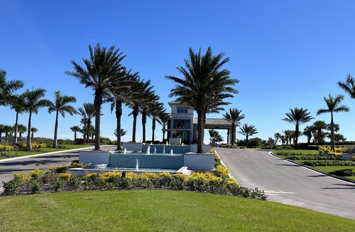 Sarasota Villa | Five star accommodations designer finishes in luxurious furnishings.