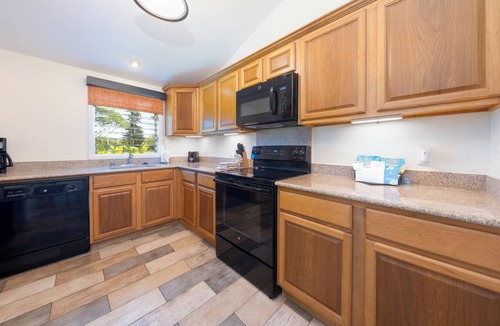 Princeville Hotel | Four 1BR Condos w/Beach Gear + Pool & Jacuzzi + Fire Pits | Free Parking