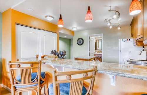 Historic Kailua Village Condo | Fourth-floor condo with free WiFi, furnished lanai, shared pool