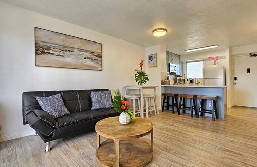 McCully - Moiliili Condo | Free Parking, Beach Gear Included, 2BR 1BA in Waikiki