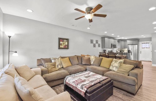 Lookout Valley Neighborhood Association House | Free Ruby Falls Ticket & More -Fenced yard-Dogs -1 mile The Venue-10 min to Chattanooga-Lookout Mtn