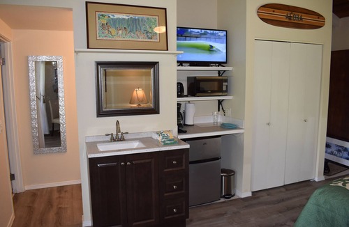 Princeville Condo | Fresh & Clean, Air Conditioned Second Floor Condo in Princeville