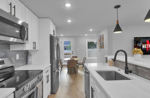 West Cape May House | Freshly Updated Cape May Home w/Private Yard!