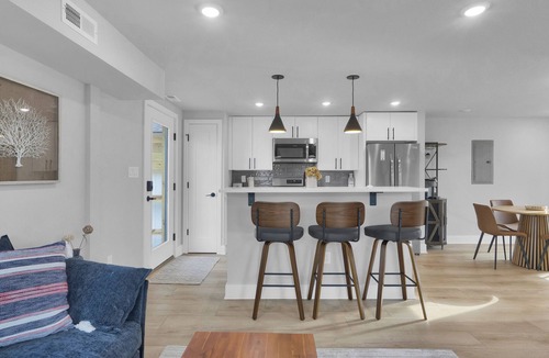 West Cape May House | Freshly Updated Cape May Home w/Private Yard!