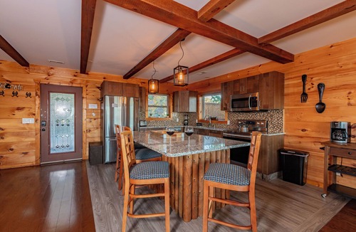 Chalet Village North Cabin | Gatlinburg Luxury Great Mountain, Views Hot Tub, Pool Table Air Hockey, Fire Pit