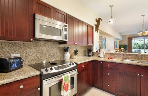 Waikoloa Condo | Golf-view condo with pool, gym & jacuzzi - near beach