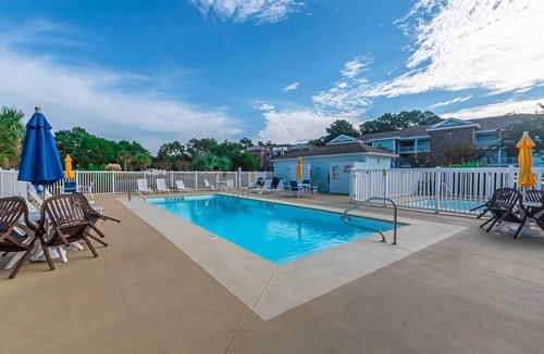 Sea Trail Condo | Golfing or beachbound - perfect spot