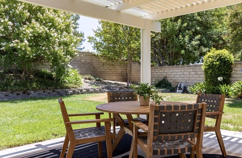 Valencia House | GOODE.HOMES | Luxury 3-bedroom home w/lush garden