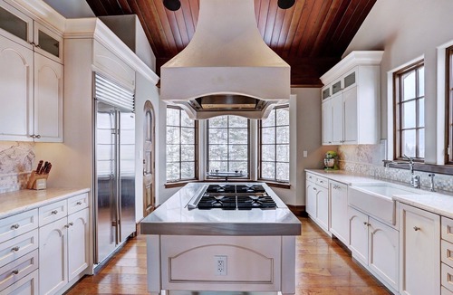 Vail House | Gorgeous 5 Bedroom Private Chalet in Vail Village Save 20% on 7+ Nights!