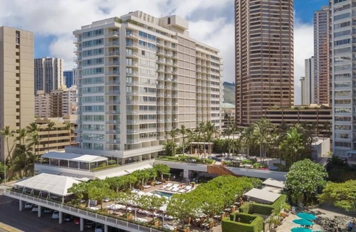 Waikiki Resort | Gorgeous Island Escape! 4 Stunning Studio Suites, Pools, Bar