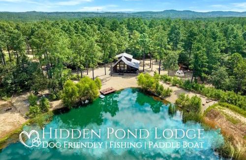 Hochatown House | Gorgeous Pet Friendly Log Cabin with a Tipi and Pond, Perfect for a Weekend Getaway, Minutes from Hochatown