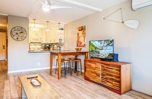 Kihei Condo | GORGEOUS REMODEL-CLOSE TO THE BEACH-WELL EQUIPPED-AC THROUGHOUT